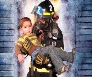 пазл Пожарная охрана с ребенком на руках